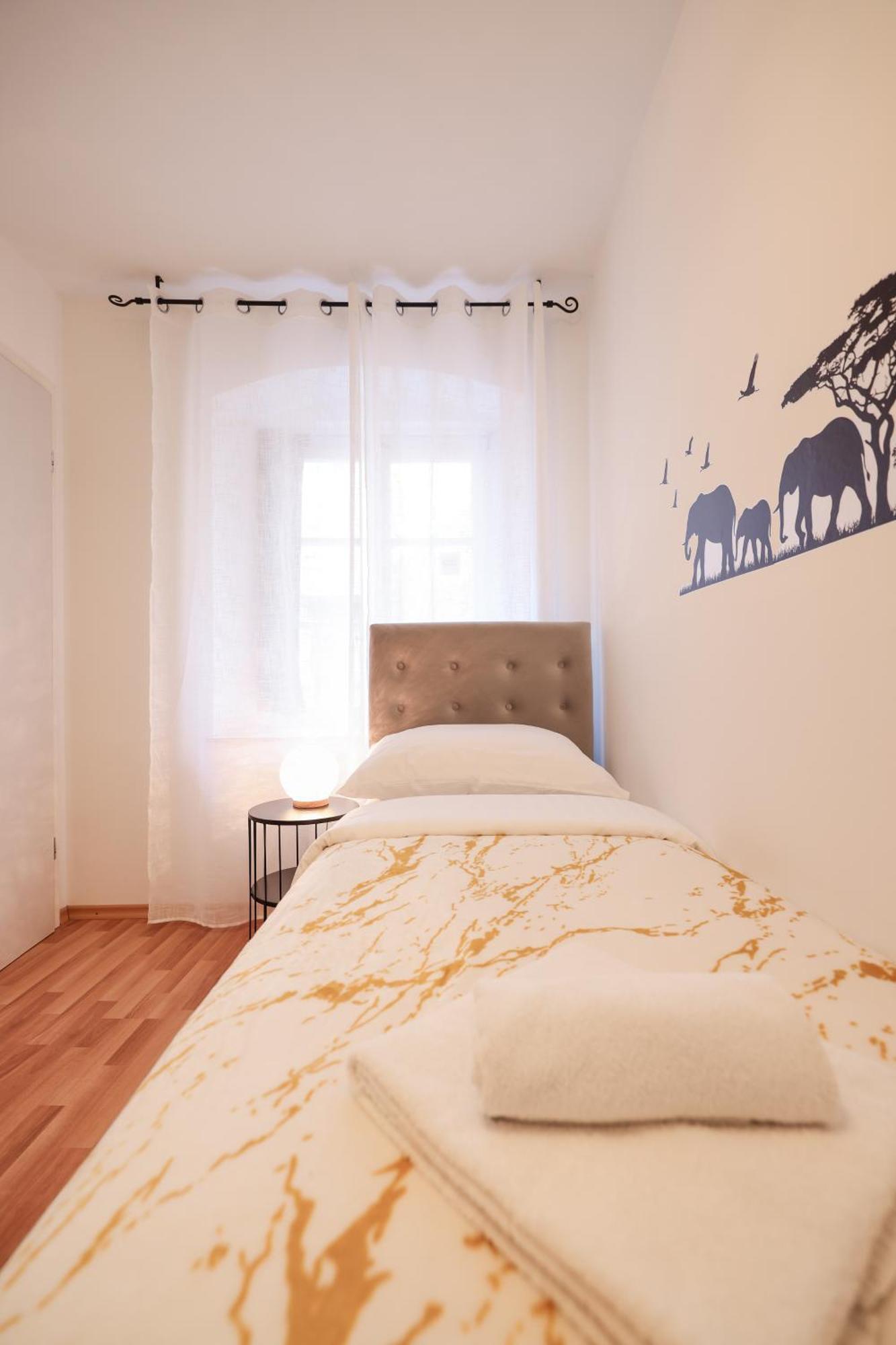 Viva - 2 Bedroom Apt In City Centar Zadar Dış mekan fotoğraf